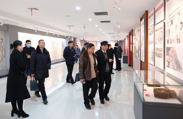 市档案馆部署《百年风华 邵阳红色档案记忆（1921～2021）》编纂工作