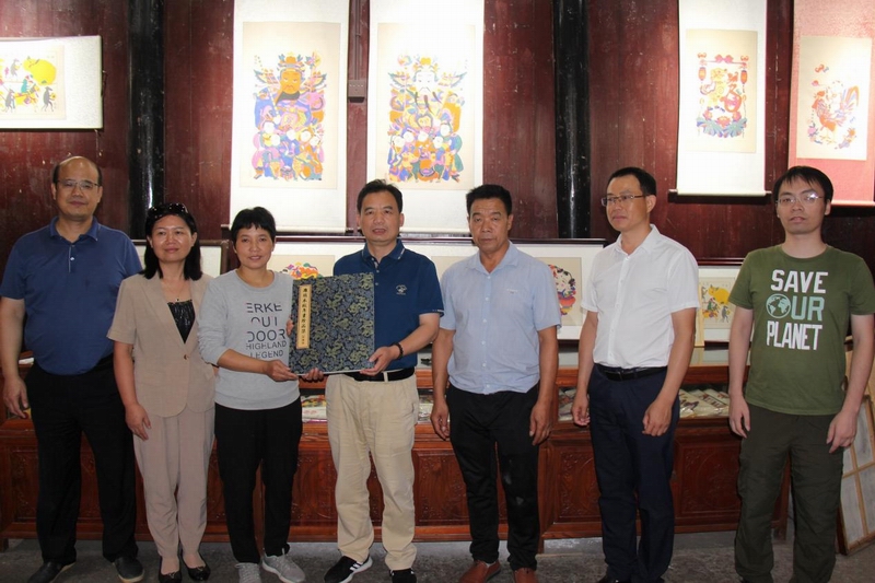 邵阳市档案馆编纂的《百年风华 邵阳红色档案记忆（1921～2021）》正式送交出版社审稿