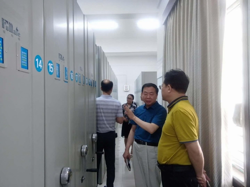 市档案局龚超群局长深入大祥区调研指导工作