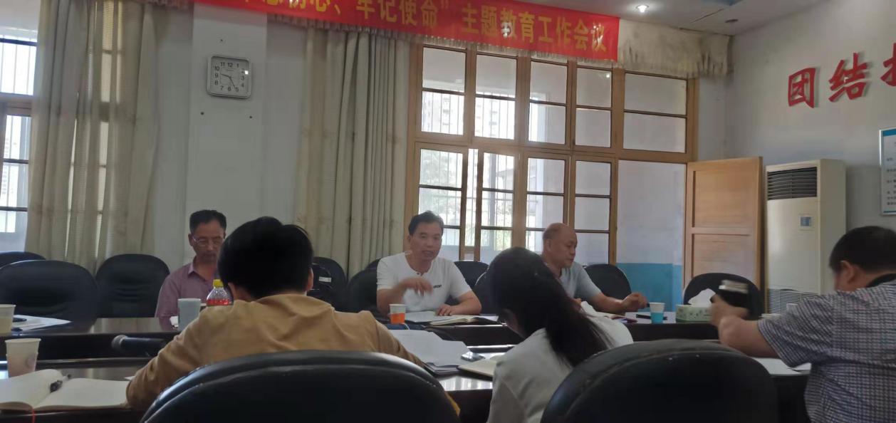 牢记兰台初心，不负人民重托 ---市档案馆党组书记、馆长龙毅鹏作“不忘初心、牢记使命”党课
